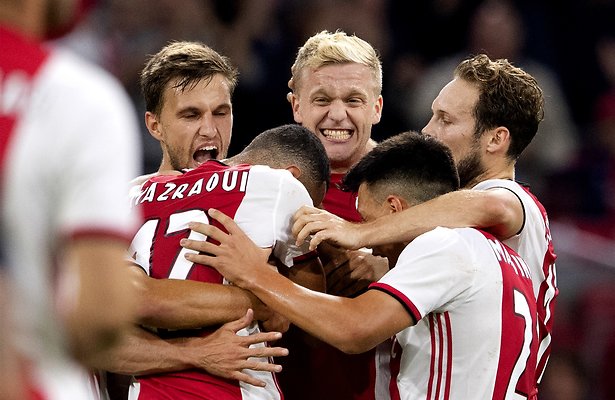 De TV van gisteren: Ruim anderhalf miljoen voetbalfans zien Ajax winnen
